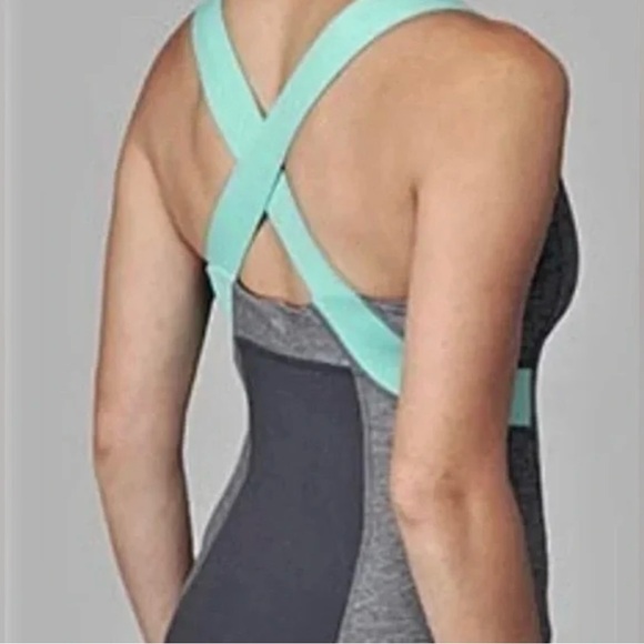 Lululemon tank top built in bra size 8 - Picture 8 of 8